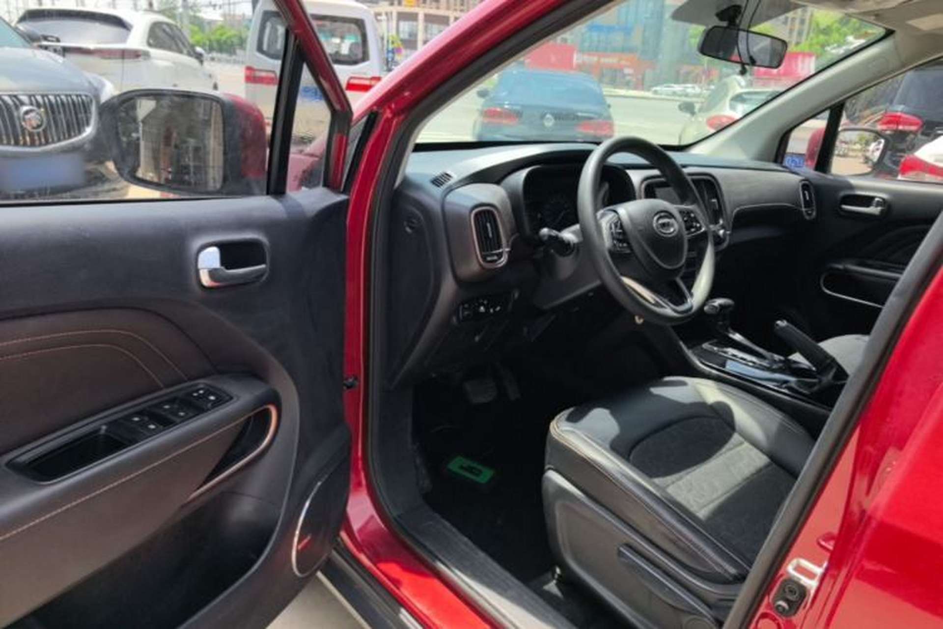 Used GAC Trumpchi GS3 2017 150N Automatic Elite Edition Driver Seat