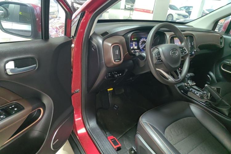 Used GAC Trumpchi GS3 2017 150N Automatic Elite Edition Driver Seat
