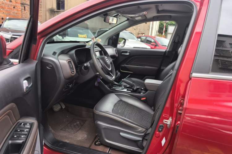 Used GAC Trumpchi GS3 2017 150N Automatic Elite Edition Driver Seat