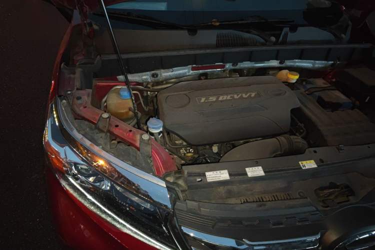 Used GAC Trumpchi GS3 2017 150N Automatic Elite Edition Engine Bay Right