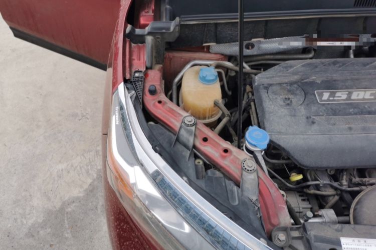 Used GAC Trumpchi GS3 2017 150N Automatic Elite Edition Engine Bay Right