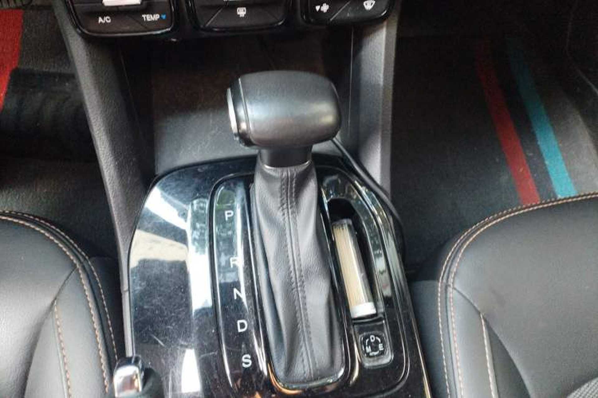 Used GAC Trumpchi GS3 2017 150N Automatic Elite Edition Gear Lever