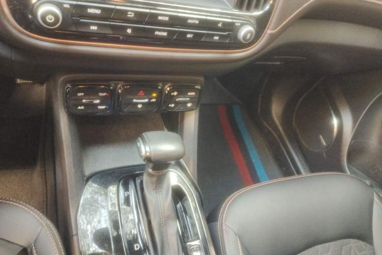 Used GAC Trumpchi GS3 2017 150N Automatic Elite Edition Gear Lever