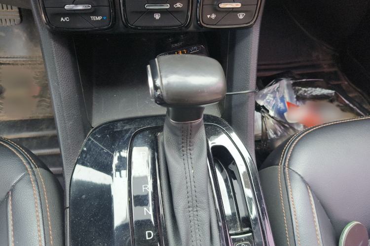 Used GAC Trumpchi GS3 2017 200T Automatic Elite Edition Gear Lever