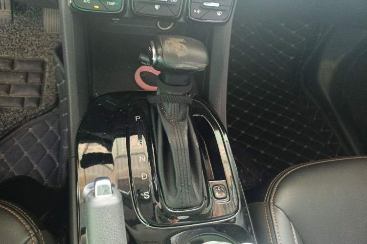 Used GAC Trumpchi GS3 2017 200T Automatic Elite Edition Gear Lever