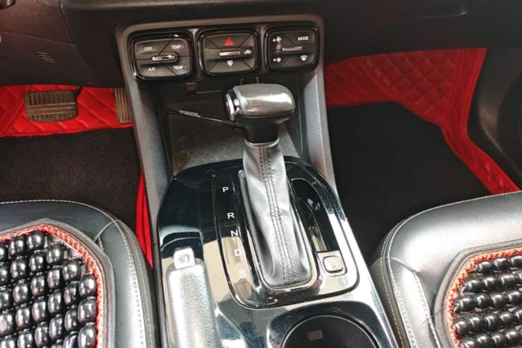 Used GAC Trumpchi GS3 2017 150N Automatic Elite Edition Gear Lever