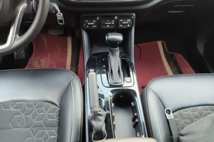 Used GAC Trumpchi GS3 2017 150N Automatic Elite Edition Gear Lever