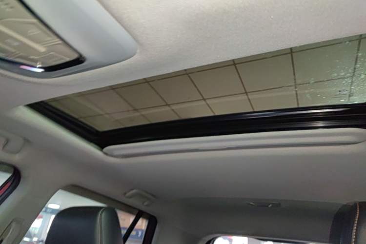 Used GAC Trumpchi GS3 2017 150N Automatic Elite Edition Headliner