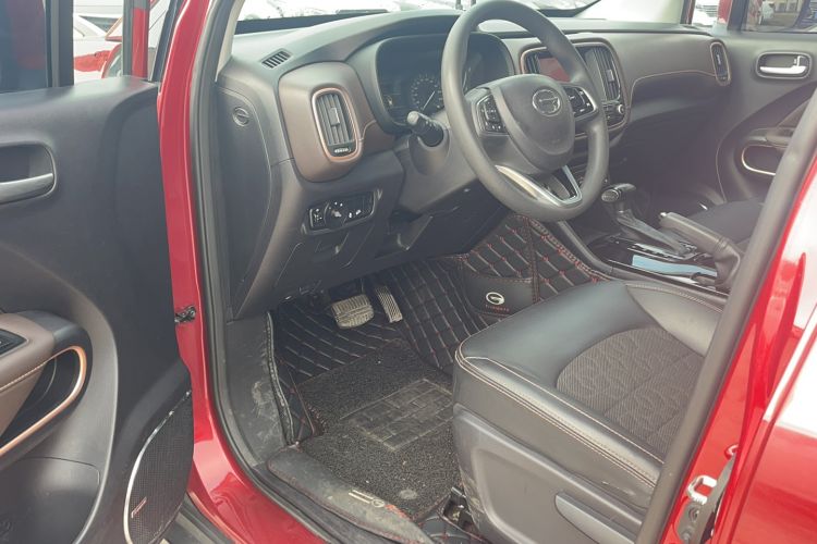 Used GAC Trumpchi GS3 2017 150N Automatic Elite Edition Interior 2