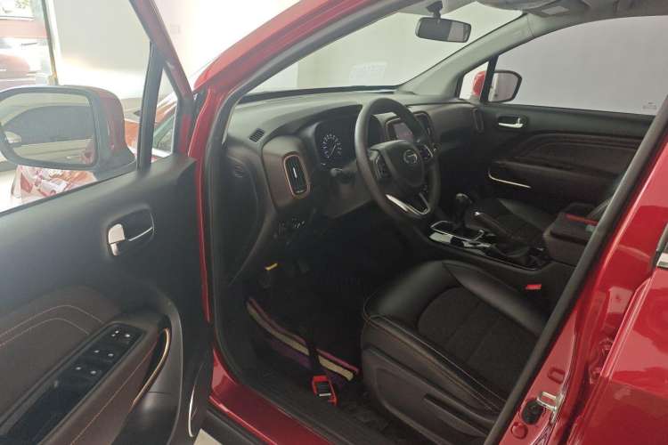 Used GAC Trumpchi GS3 2017 150N Manual Elite Edition Interior 3