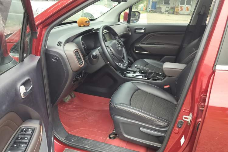 Used GAC Trumpchi GS3 2017 200T Automatic Elite Edition Interior 4