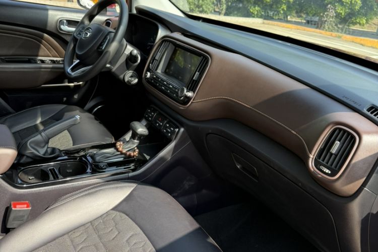 Used GAC Trumpchi GS3 2017 150N Automatic Elite Edition Interior 4