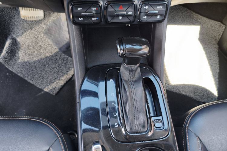 Used GAC Trumpchi GS3 2017 150N Automatic Elite Edition Interior 4