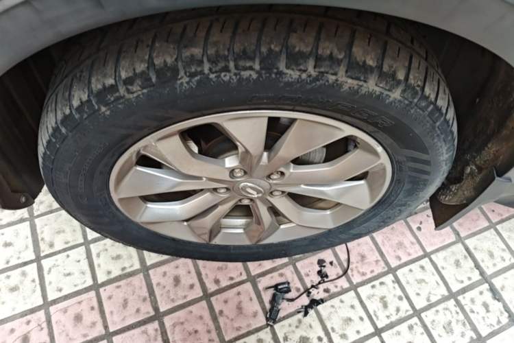 Used GAC Trumpchi GS3 2017 150N Automatic Elite Edition Left Front Wheel Hub