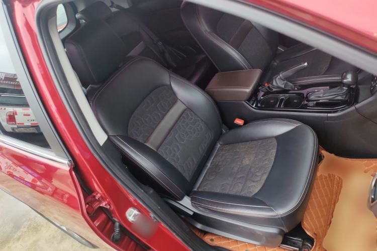 Used GAC Trumpchi GS3 2017 150N Automatic Elite Edition Right Front Seat