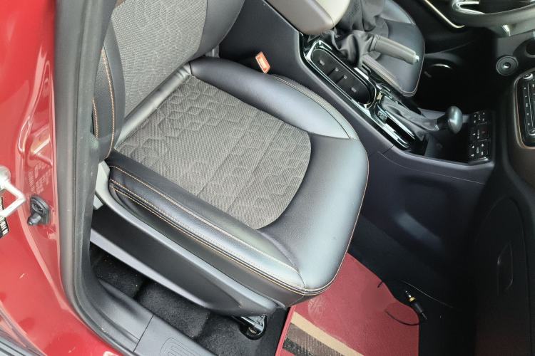 Used GAC Trumpchi GS3 2017 150N Automatic Elite Edition Right Front Seat