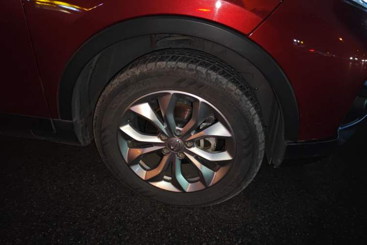 Used GAC Trumpchi GS3 2017 150N Automatic Elite Edition Right Front Wheel Hub