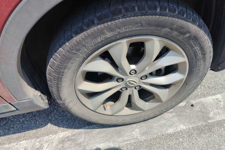 Used GAC Trumpchi GS3 2017 150N Automatic Elite Edition Right Front Wheel Hub