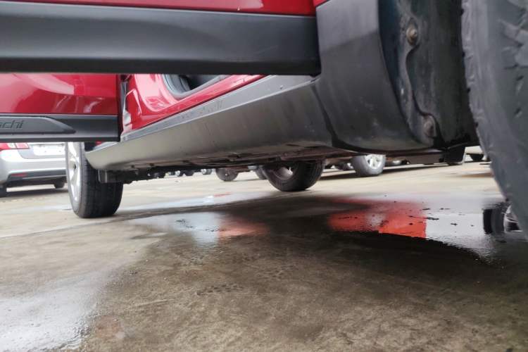Used GAC Trumpchi GS3 2017 150N Automatic Elite Edition Right Side Sill