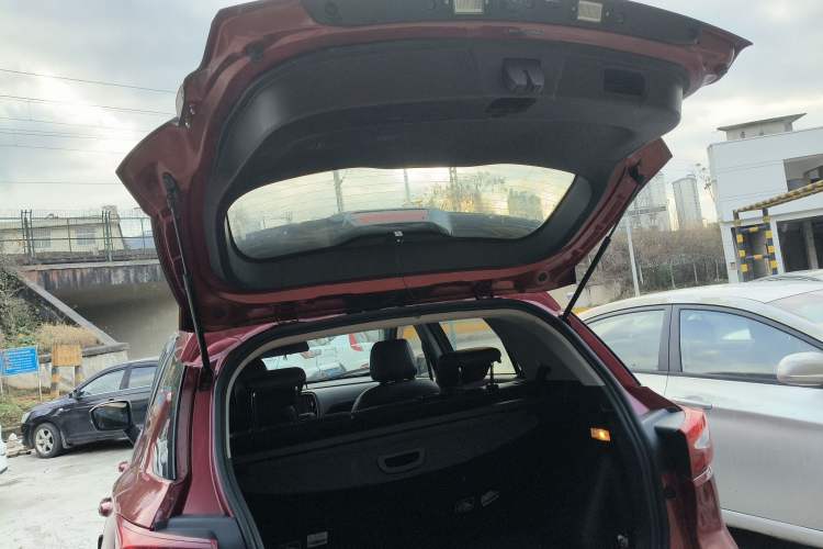 Used GAC Trumpchi GS3 2017 150N Automatic Elite Edition Trunk