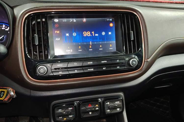Used GAC Trumpchi GS3 2017 150N Manual Elite Edition Audio And AC Panel