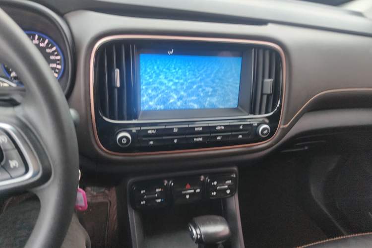 Used GAC Trumpchi GS3 2017 150N Automatic Elite Edition Audio And AC Panel