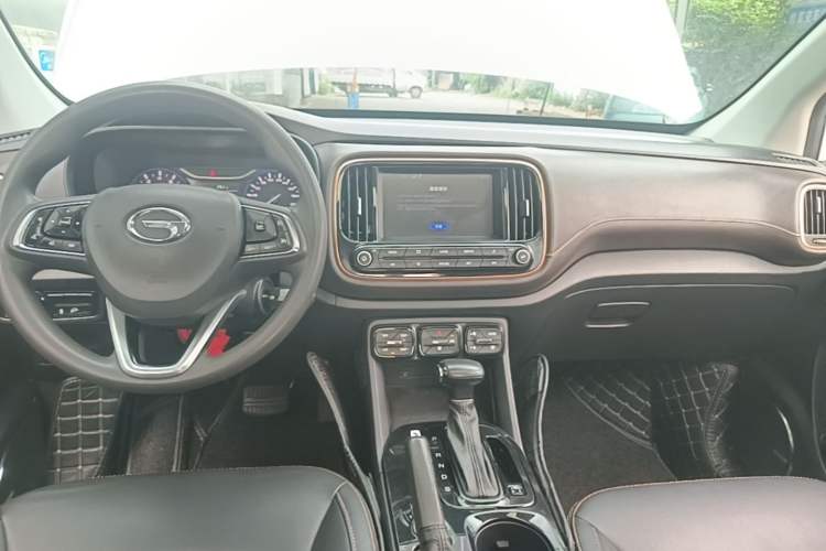 Used GAC Trumpchi GS3 2017 150N Automatic Elite Edition Audio And AC Panel