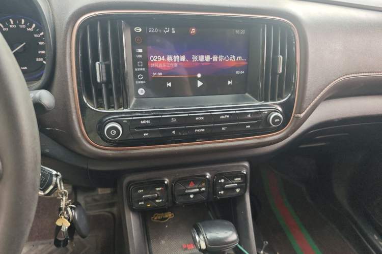 Used GAC Trumpchi GS3 2017 150N Automatic Elite Edition Audio And AC Panel