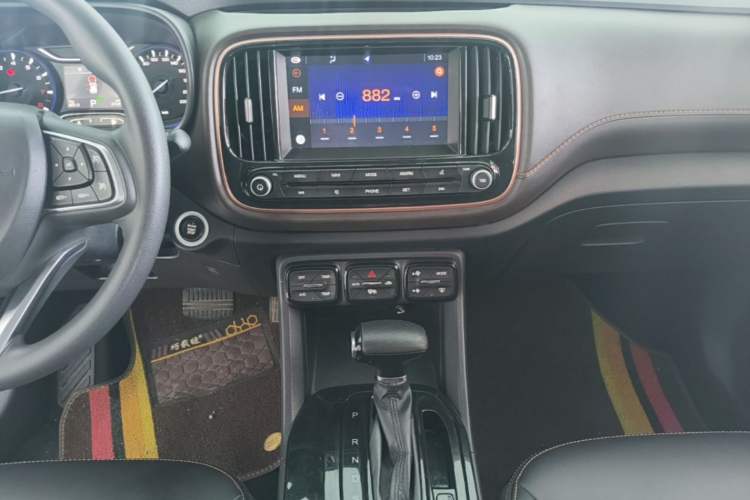 Used GAC Trumpchi GS3 2017 200T Automatic Luxury Edition Audio And AC Panel