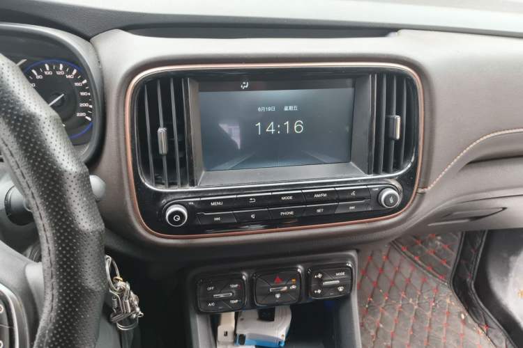 Used GAC Trumpchi GS3 2017 150N Manual Elite Edition Audio And AC Panel