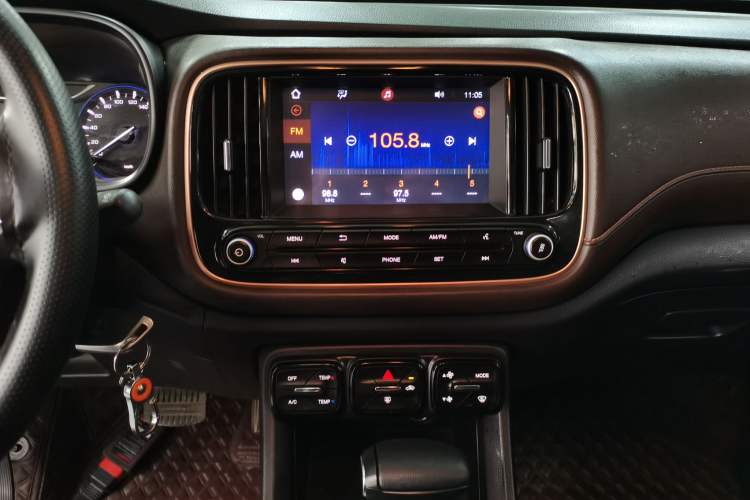 Used GAC Trumpchi GS3 2017 150N Automatic Elite Edition Audio And AC Panel