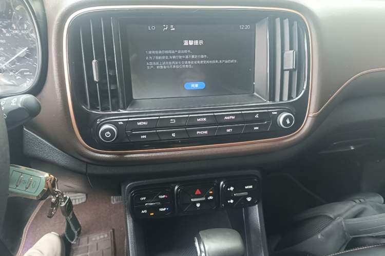 Used GAC Trumpchi GS3 2017 150N Automatic Elite Edition Audio And AC Panel