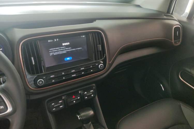 Used GAC Trumpchi GS3 2017 150N Automatic Elite Edition Audio And AC Panel