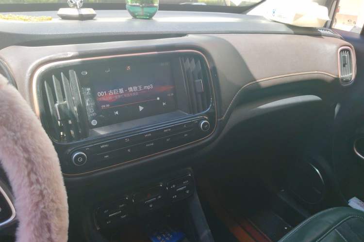 Used GAC Trumpchi GS3 2017 150N Manual Elite Edition Audio And AC Panel