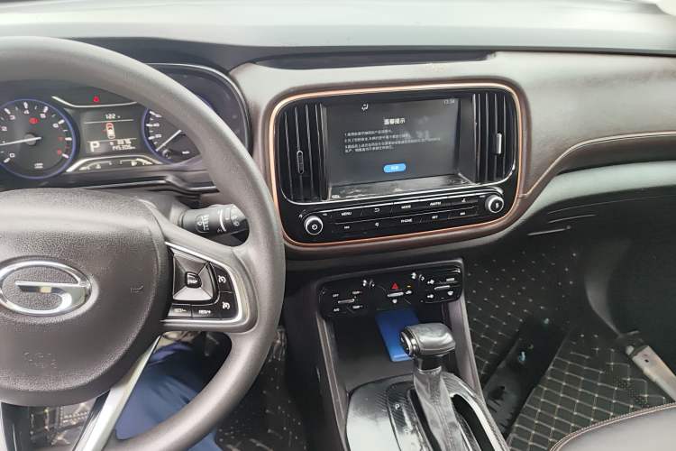 Used GAC Trumpchi GS3 2017 150N Automatic Elite Edition Audio And AC Panel