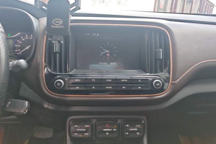 Used GAC Trumpchi GS3 2017 150N Automatic Elite Edition Audio And AC Panel