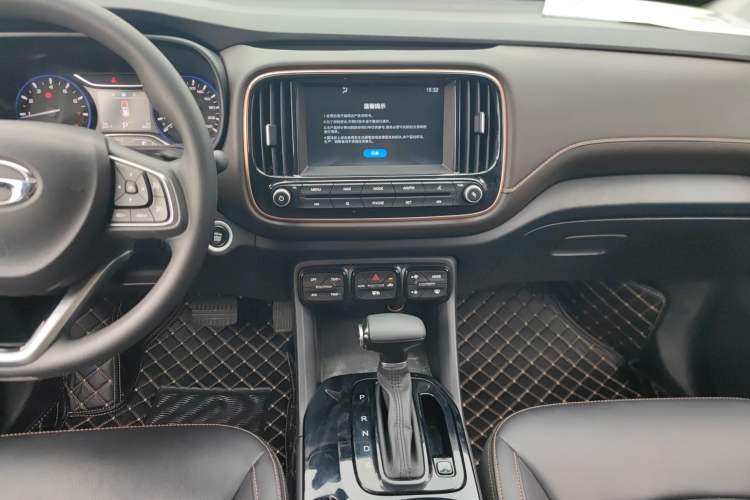 Used GAC Trumpchi GS3 2017 200T Automatic Luxury Edition Audio And AC Panel