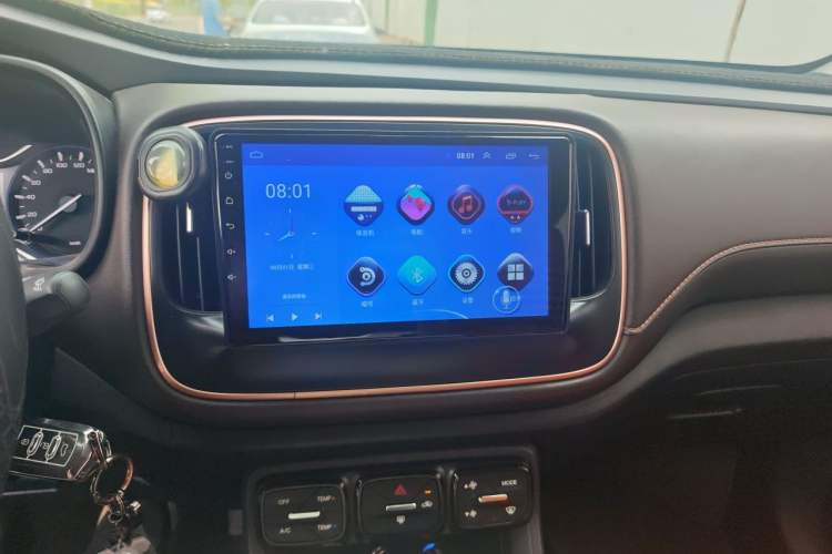 Used GAC Trumpchi GS3 2017 150N Automatic Elite Edition Audio And AC Panel