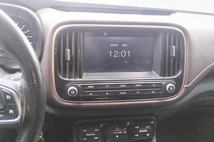 Used GAC Trumpchi GS3 2017 150N Manual Elite Edition Audio And AC Panel