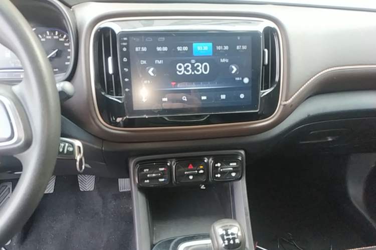 Used GAC Trumpchi GS3 2017 150N Manual Comfort Edition Audio And AC Panel