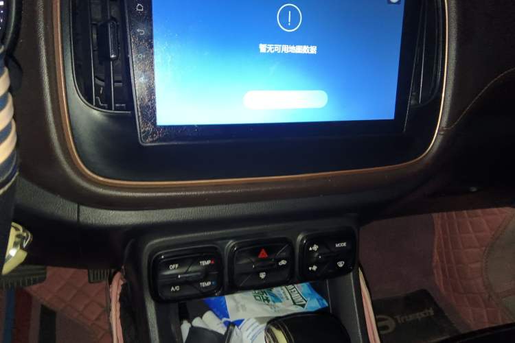 Used GAC Trumpchi GS3 2017 150N Automatic Elite Edition Audio And AC Panel