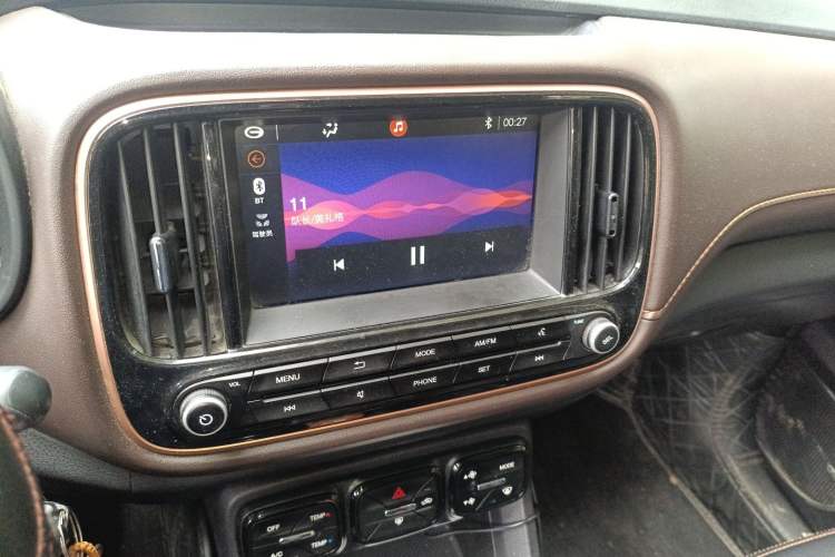 Used GAC Trumpchi GS3 2017 150N Manual Elite Edition Audio And AC Panel