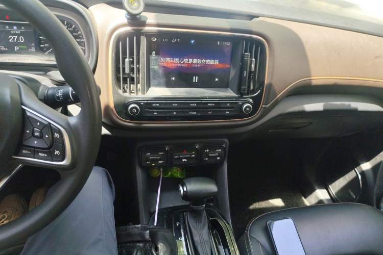 Used GAC Trumpchi GS3 2017 200T Automatic Luxury Edition Audio And AC Panel