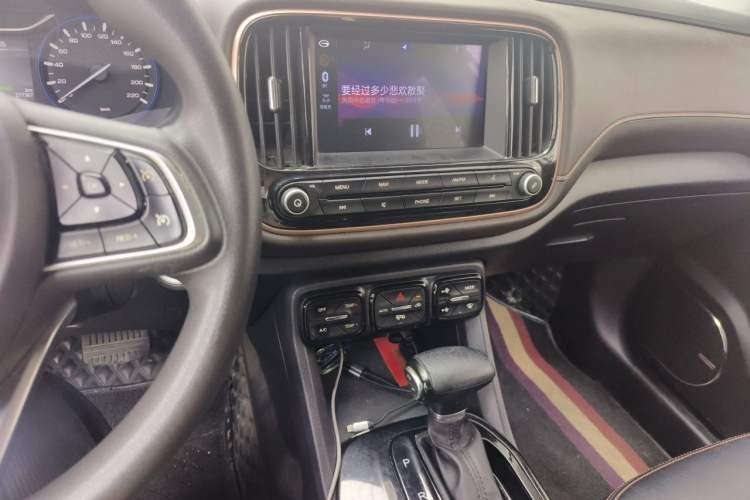Used GAC Trumpchi GS3 2017 200T Automatic Luxury Edition Audio And AC Panel