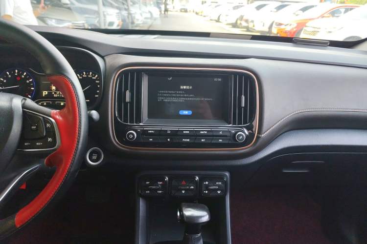 Used GAC Trumpchi GS3 2017 200T Automatic Elite Edition Audio And AC Panel
