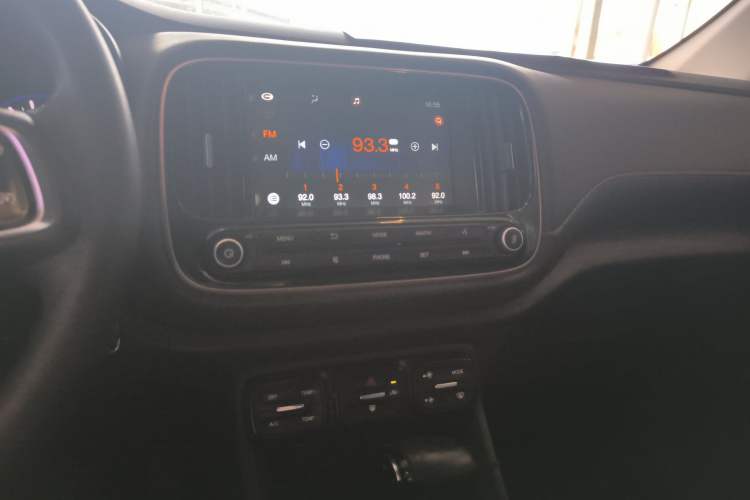 Used GAC Trumpchi GS3 2017 150N Automatic Elite Edition Audio And AC Panel