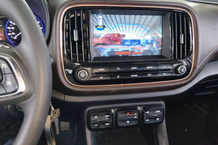 Used GAC Trumpchi GS3 2017 150N Automatic Elite Edition Audio And AC Panel