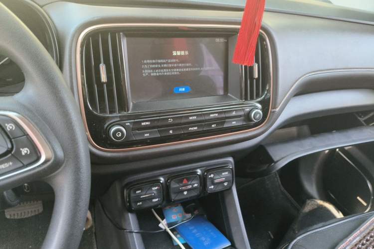 Used GAC Trumpchi GS3 2017 150N Automatic Elite Edition Audio And AC Panel