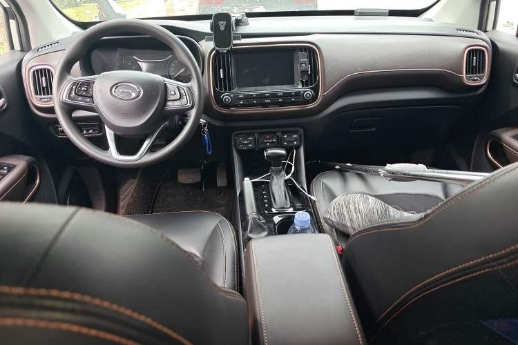Used GAC Trumpchi GS3 2017 150N Automatic Elite Edition Center Console
