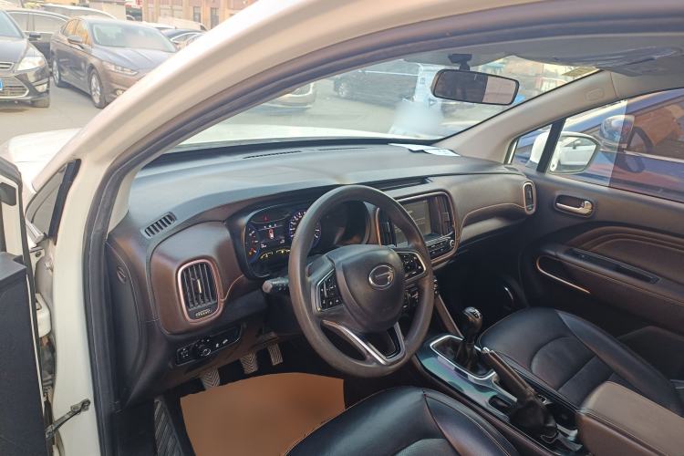 Used GAC Trumpchi GS3 2017 150N Manual Luxury Edition Center Console